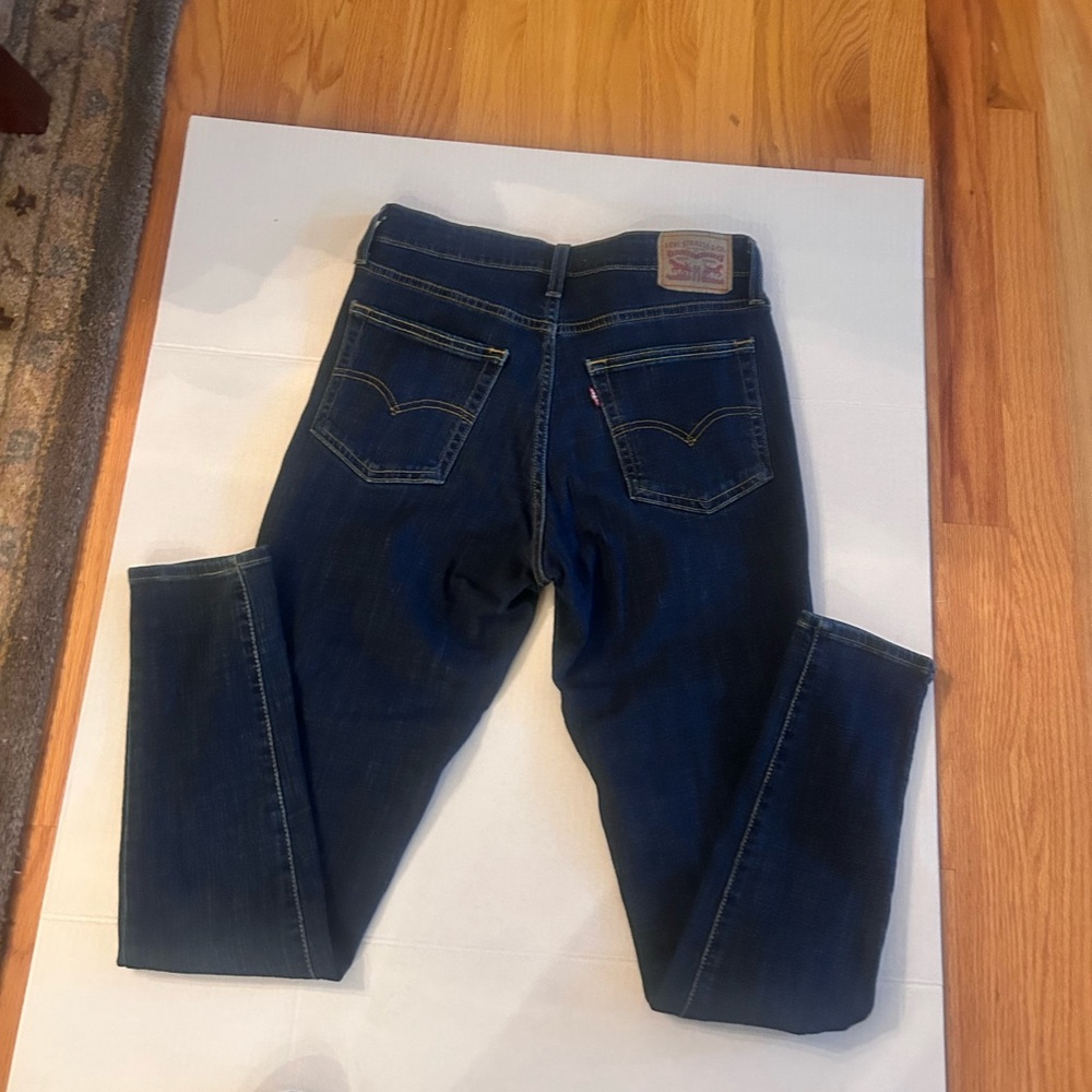 Like New Woman’s Levi’s Jeans inseam 29